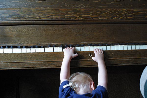 Tickleing the ivories.